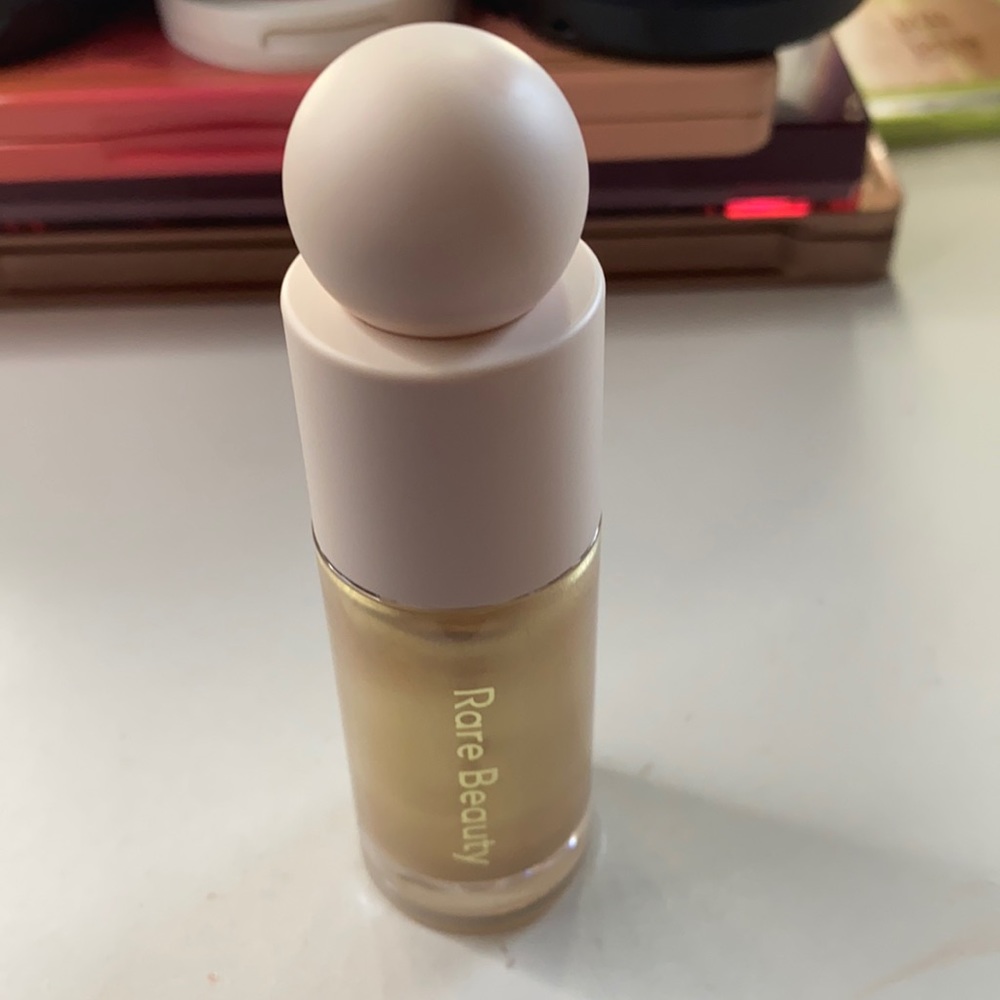 Rare beauty highlight in outshine!